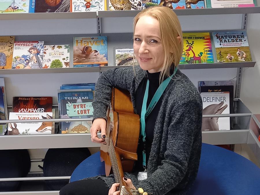 Musikalsk legestue med Rikke